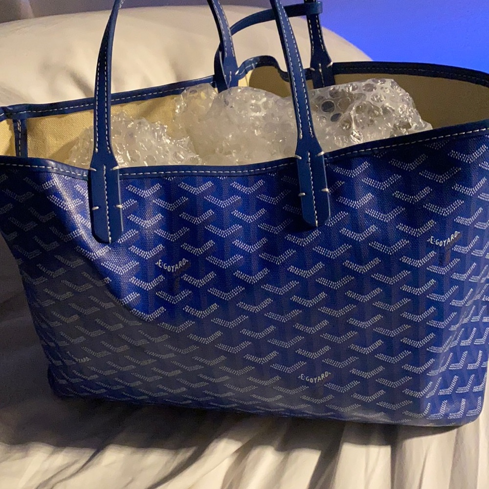 Tote blue